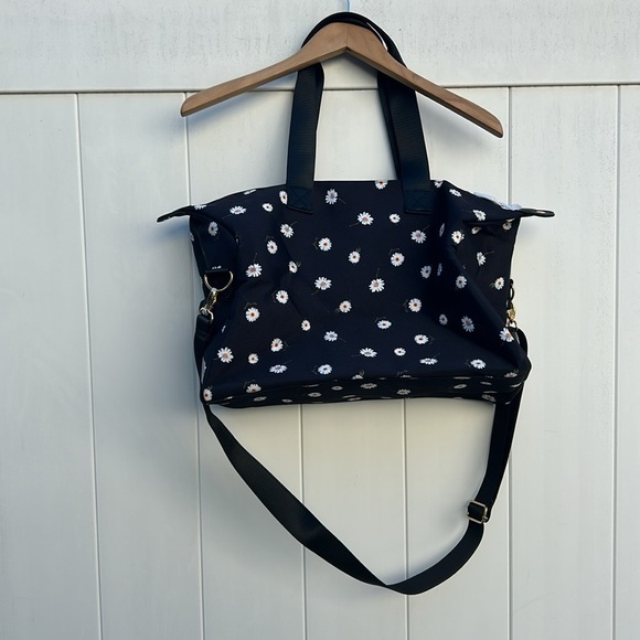 New With Tags Alice + Olivia By Stacey Bendet Daisy Print Duffel Bag Cottagecore - Picture 5 of 8